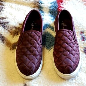 Size 7 time true memory foam maroon